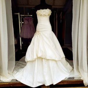 Wedding dress